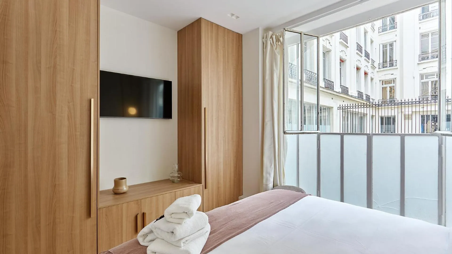 Sublime 3 Bedrooms Apartment Center Of Paris By Studio Prestige