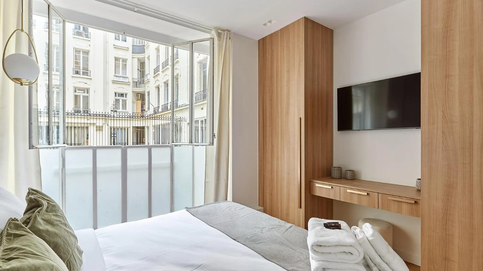 Sublime 3 Bedrooms Apartment Center Of Paris By Studio Prestige
